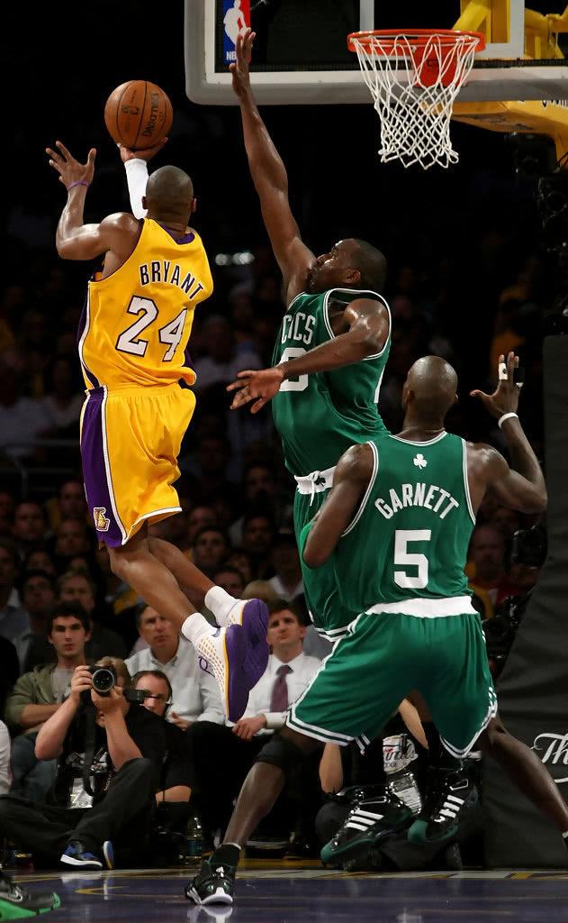 布斯克茨：很期待去看看新诺坎普，也很想在那里好好感受一下（布斯克茨：迫不及待参观新诺坎普，盼在那里深切感受一番）