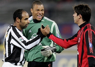 逆天，挪威甲门将点球大战一脚将摆好的球踢走以干扰对方（点球大战现奇招：挪威甲门将将摆好皮球一脚踢开扰乱对手）