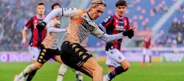 WTT总决赛：王曼昱4-2战胜张本美和，晋级八强