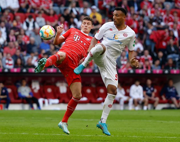 世体：法兰克福球迷在诺坎普制造骚乱，巴萨要求经济赔偿（世体：诺坎普爆发法兰克福球迷骚动，巴萨拟追索经济赔偿）