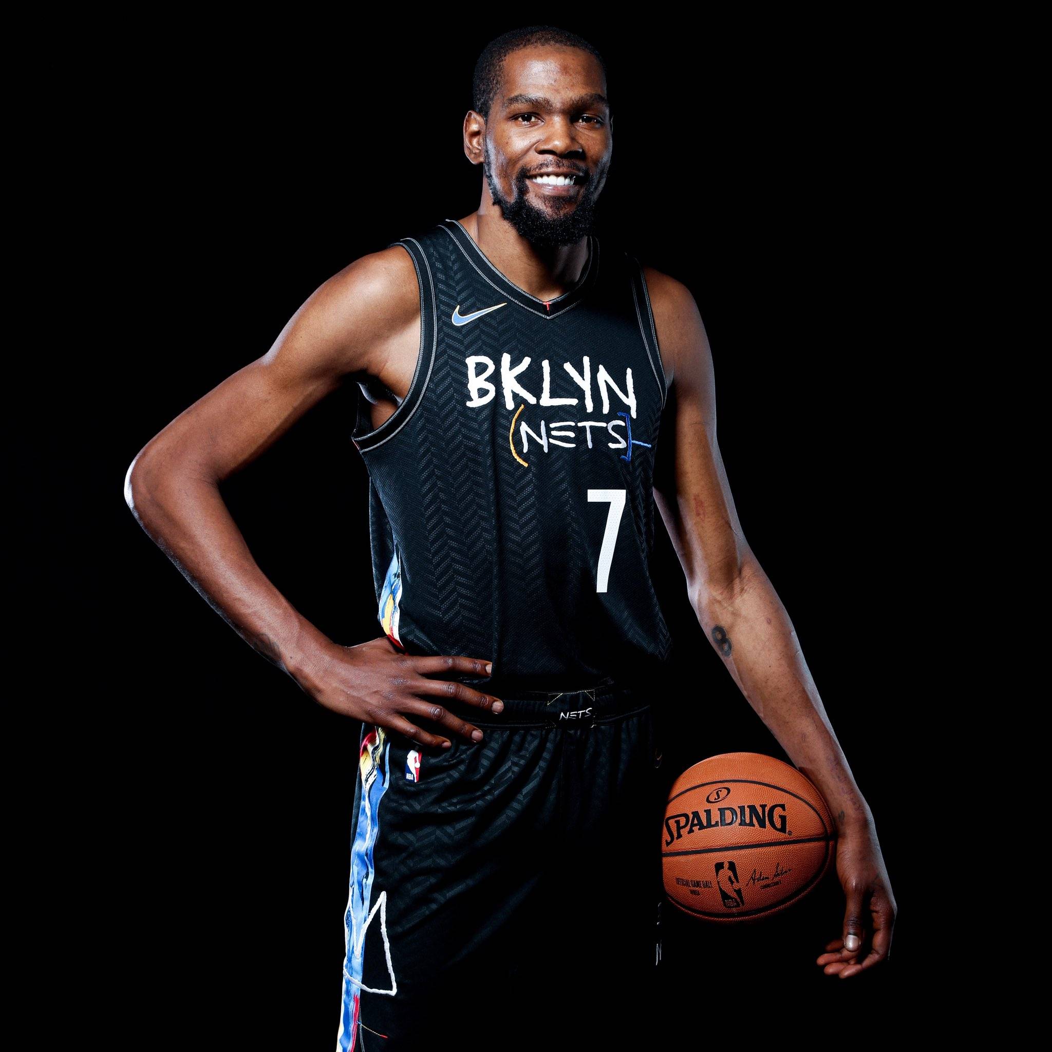 科莫利：聘请斯帕莱蒂在三天内完成；续约选项为期一年（科莫利称三天内敲定斯帕莱蒂签约，合同含一年续约条款）