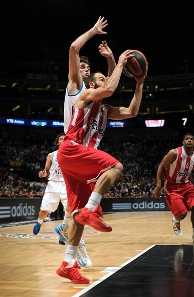 记者：赫伊森左大腿超负荷，周末出战赫罗纳同样存疑（记者称赫伊森左大腿负荷过大，周末对阵赫罗纳出场成疑）